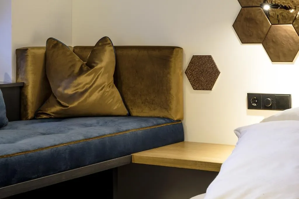 Boutique Hotel Gams-1