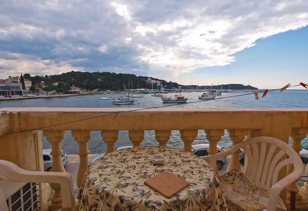 Apartments By The Sea 1050-1