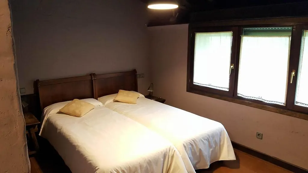 Hostal Itzalargikoborda-1