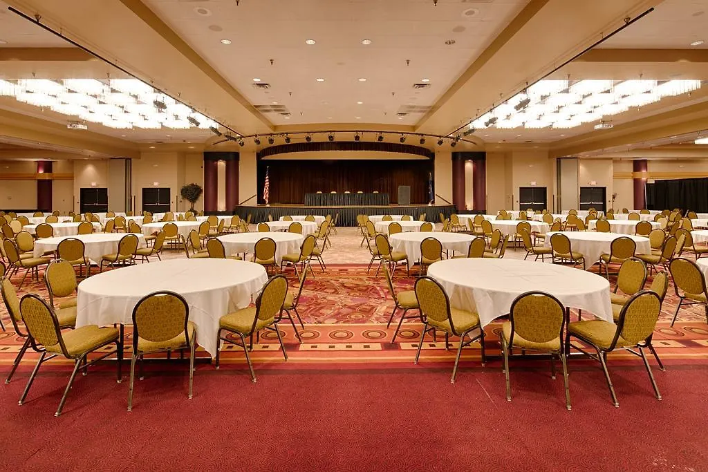 Ramada Plaza By Wyndham Omaha-1