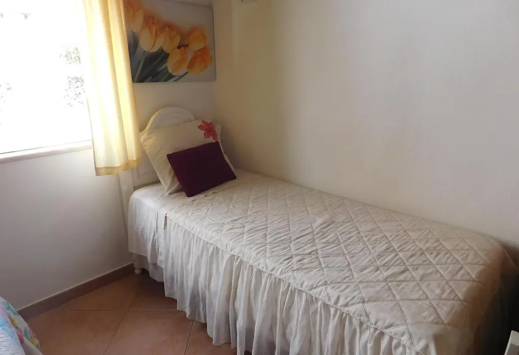 Dinas Guesthouse-1