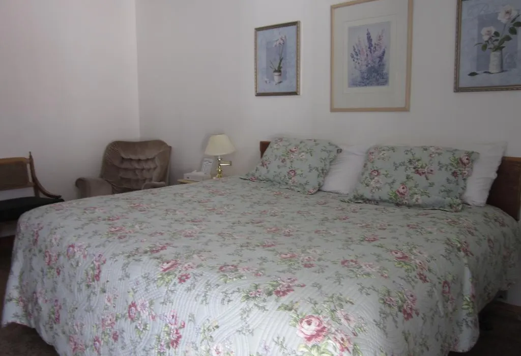 Paintbrush Inn-1