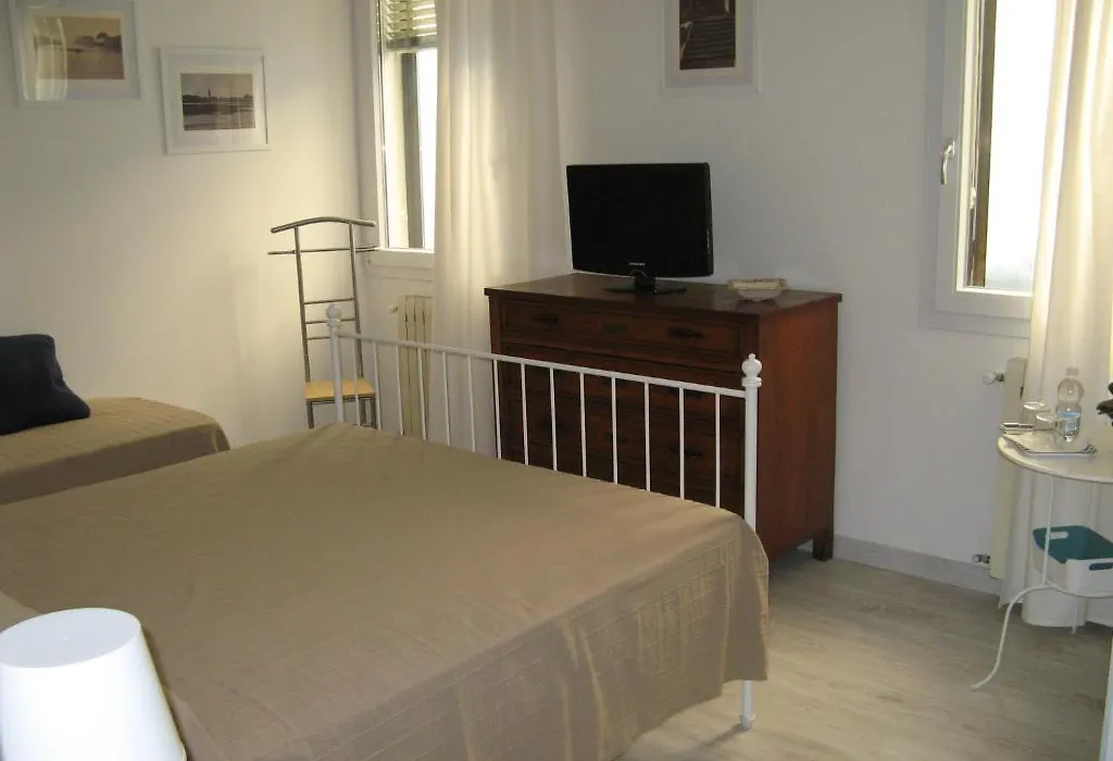 Venice Home-1