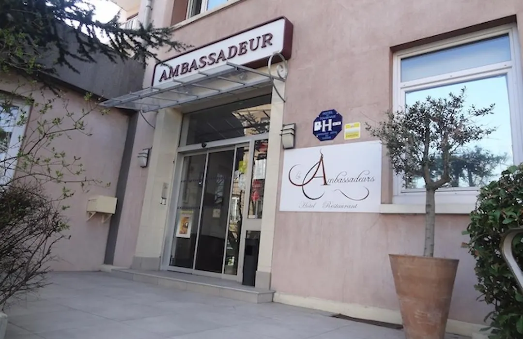 Les Ambassadeurs-1