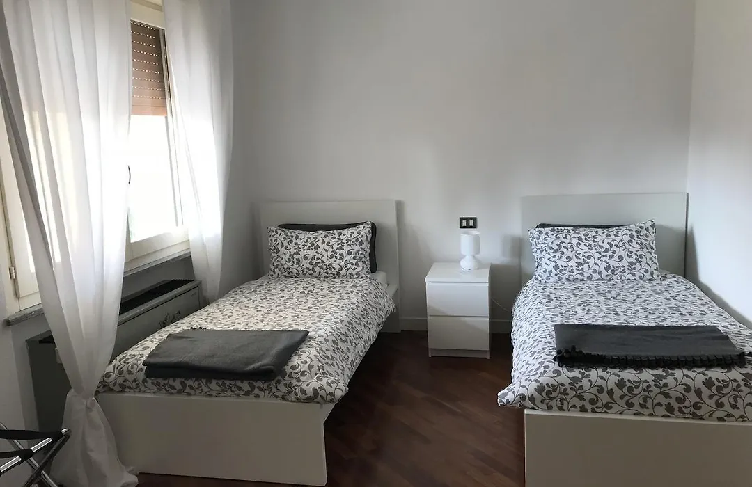 Guesthouse Flora-1