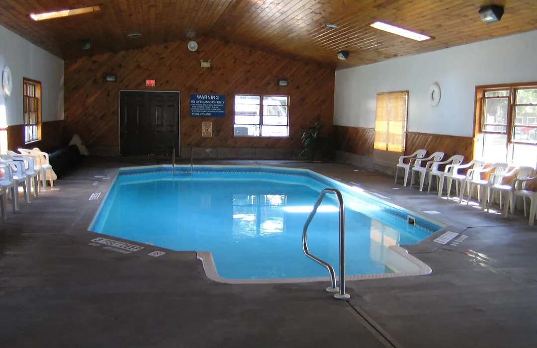 Villager Motel & Glen Manor Estate-1