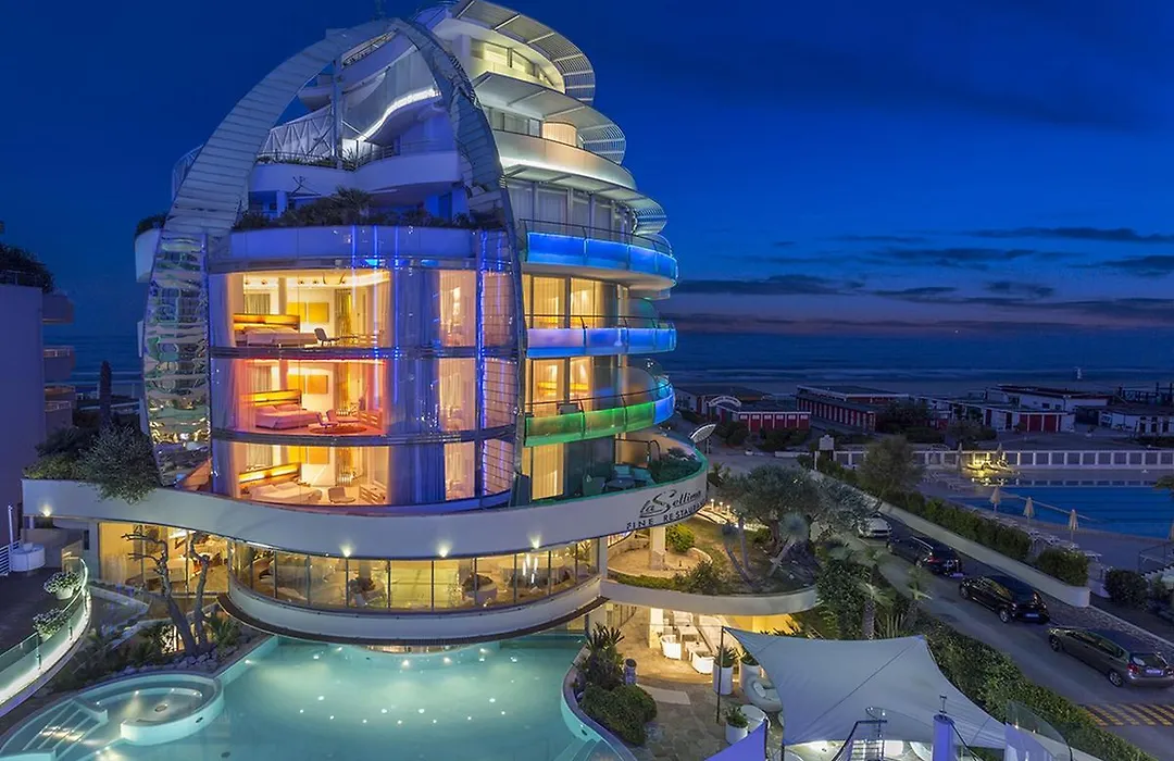 Hotel Waldorf- Premier Resort-1