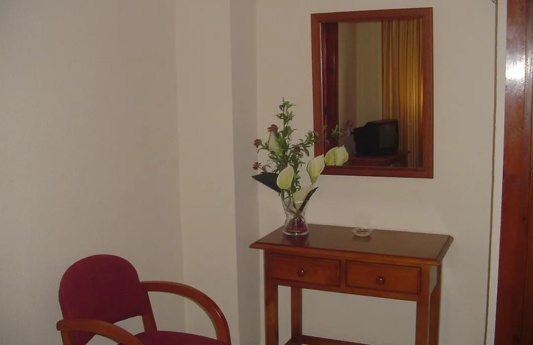 Hostal Cabrera-1