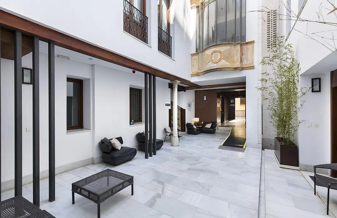 tuGuest Elvira Suites-1