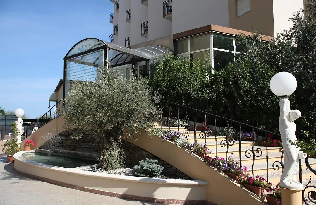 Hotel Plaza-1