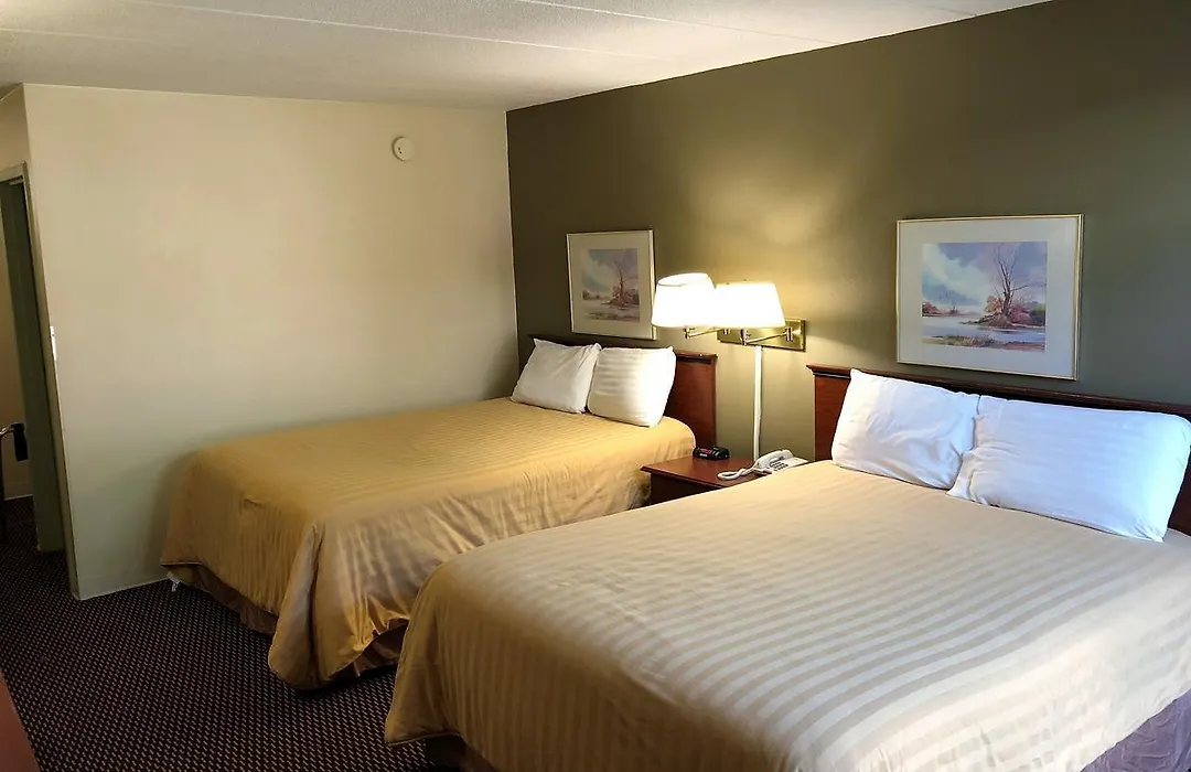 Norwood Inn & Suites Worthington-1