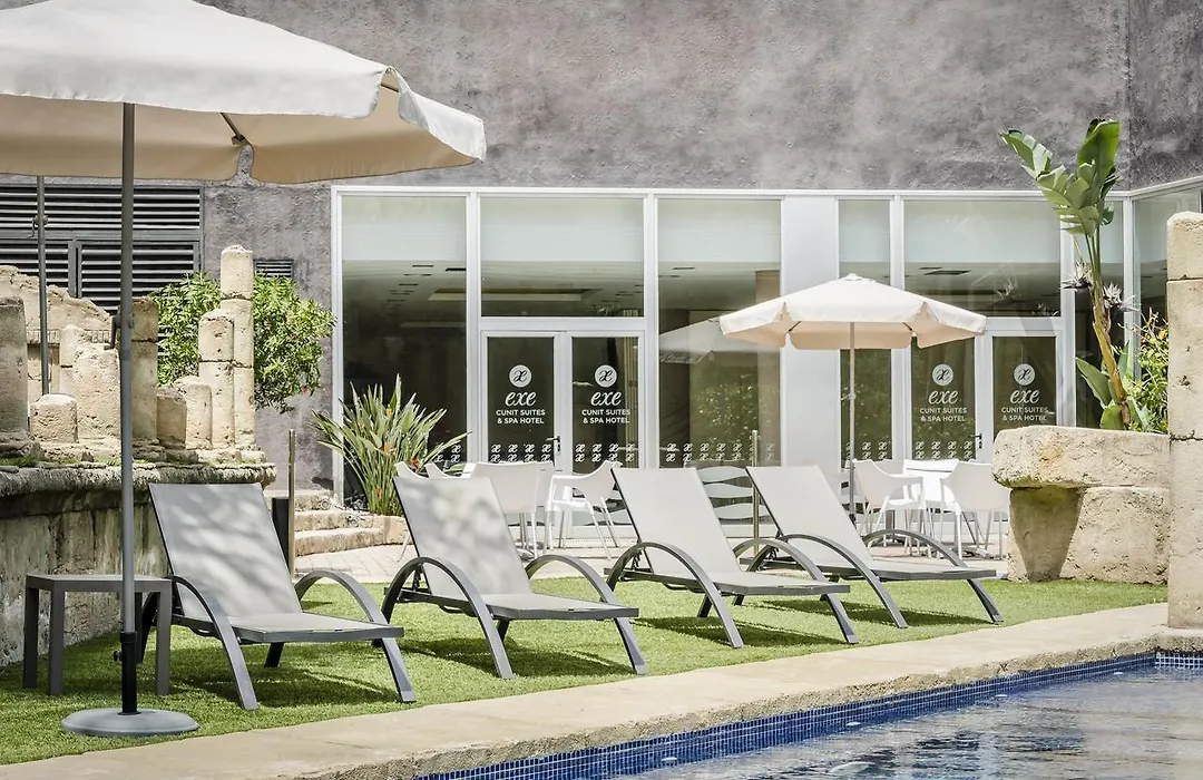 Exe Cunit Suites & Spa-1
