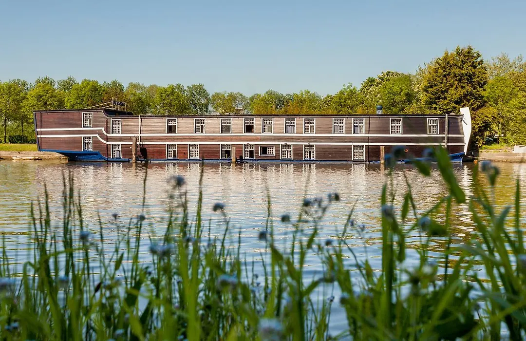 Boat Hotel De Barge-1