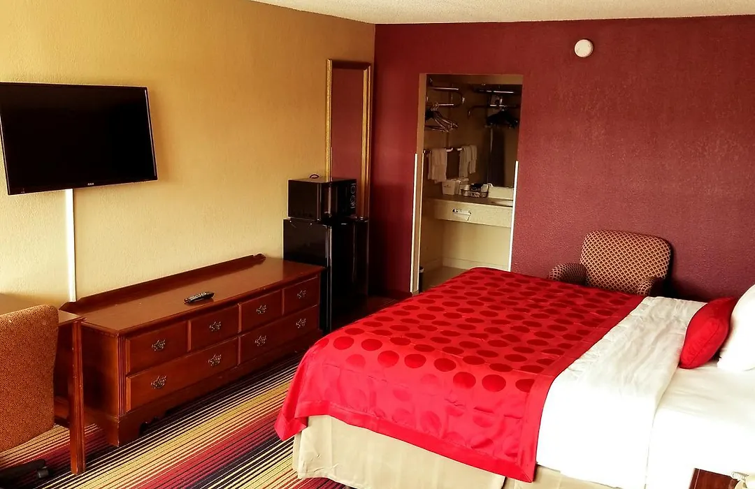 Days Inn By Wyndham Perry Near Fairgrounds-1