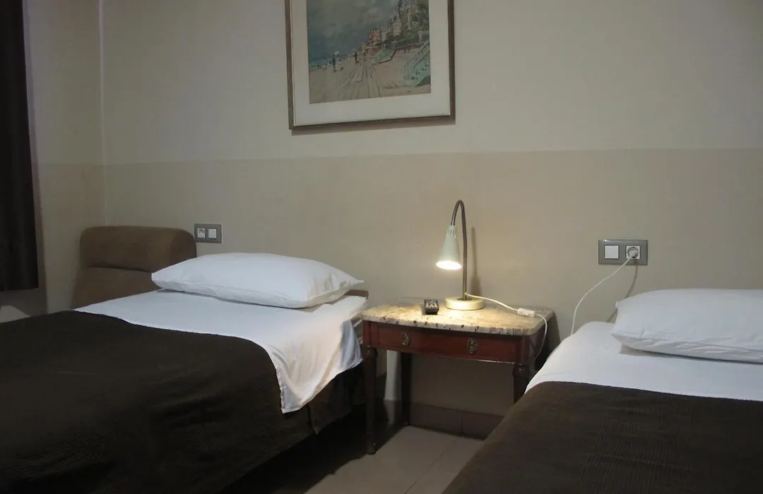 Hostal Lk Barcelona-1