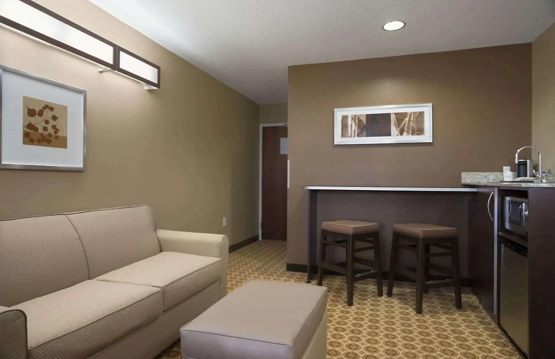 Sonesta Essential Fairmont-1