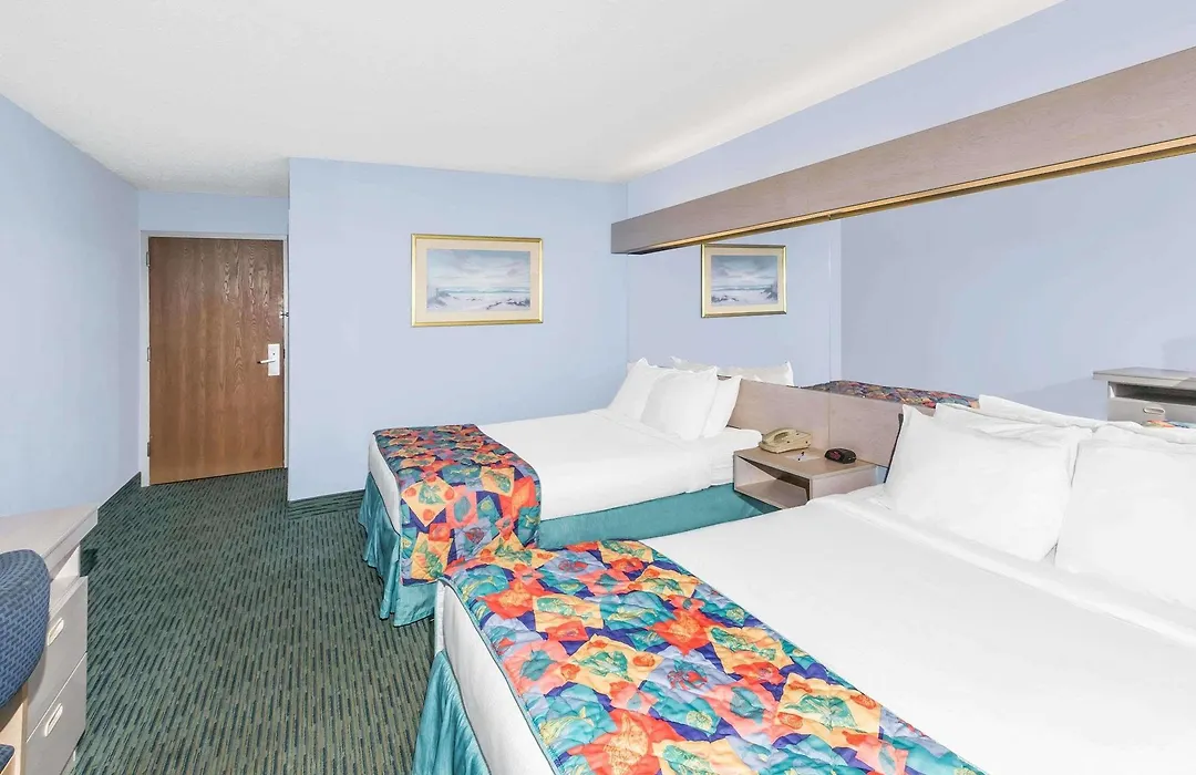 Microtel Inn & Suites By Wyndham Carolina Beach-1