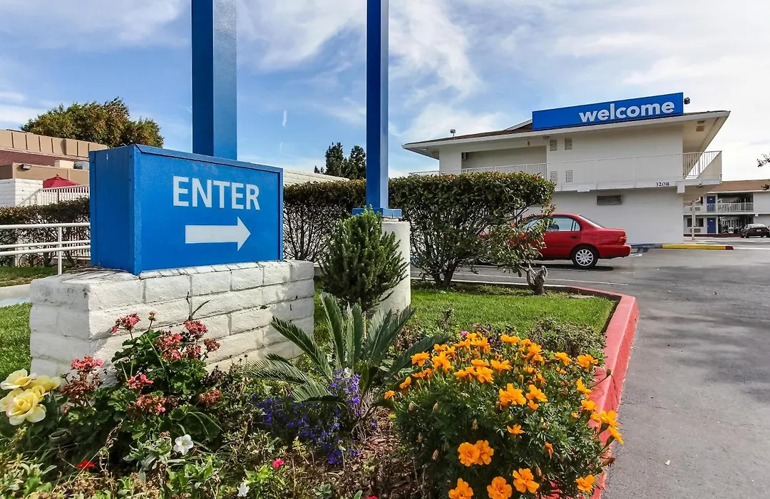 Super 8 By Wyndham Santa Clara-1