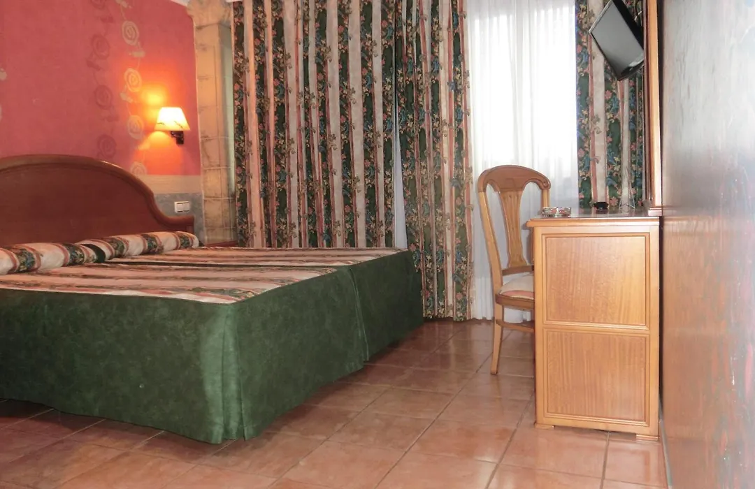Hotel Las Ruedas-1