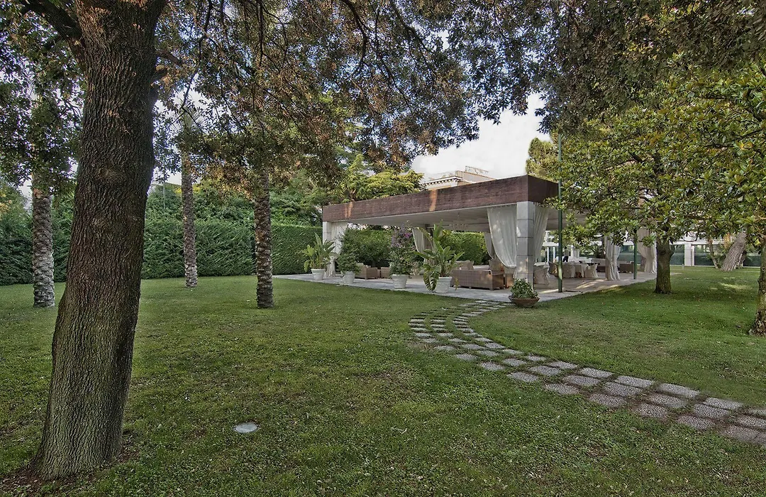 Garden Hotel-1