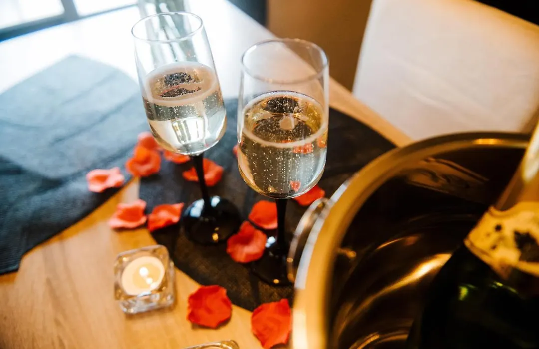 La Suite Romantique avec Jacuzzi au Cœur de Perpignan-1