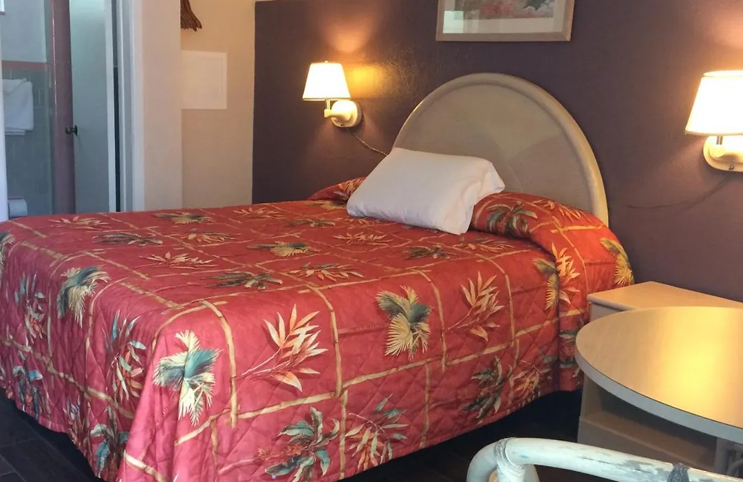 Royal Court Motel-1
