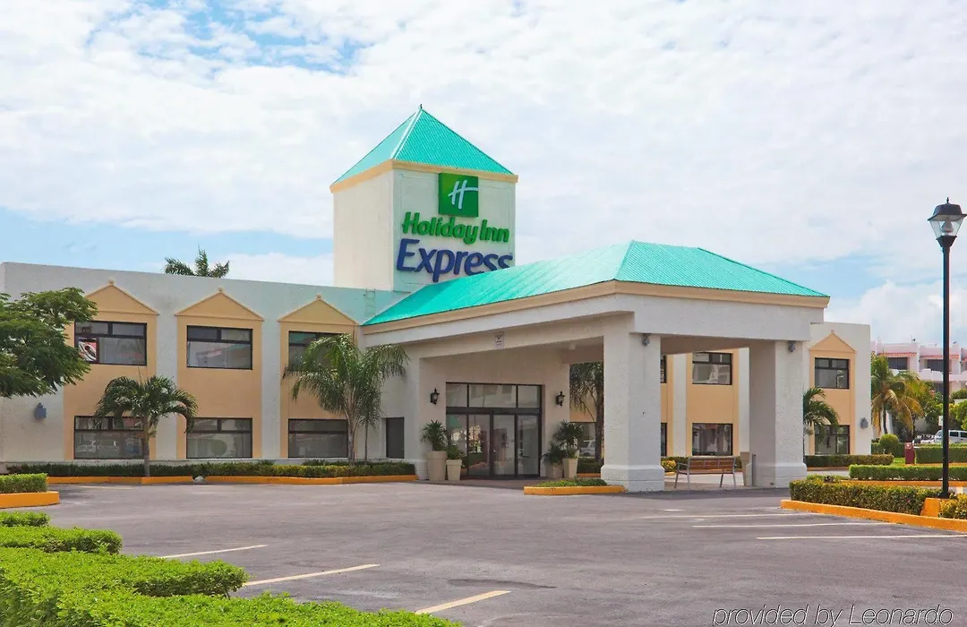 Holiday Inn Express Cancun-1