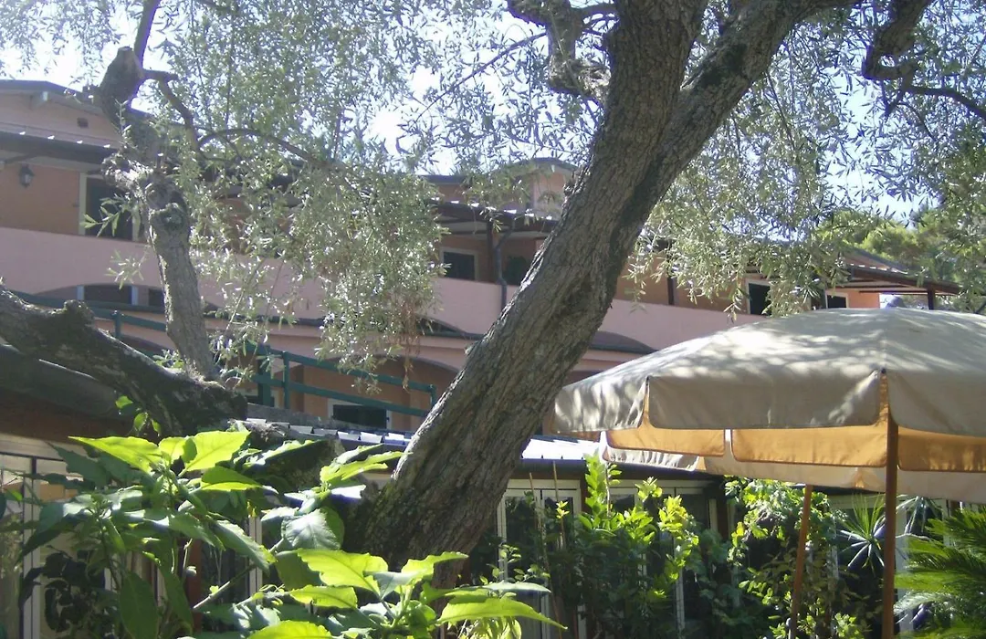 Hotel Fiascherino-1