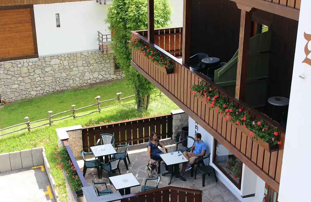 Hotel D'La Varda-1