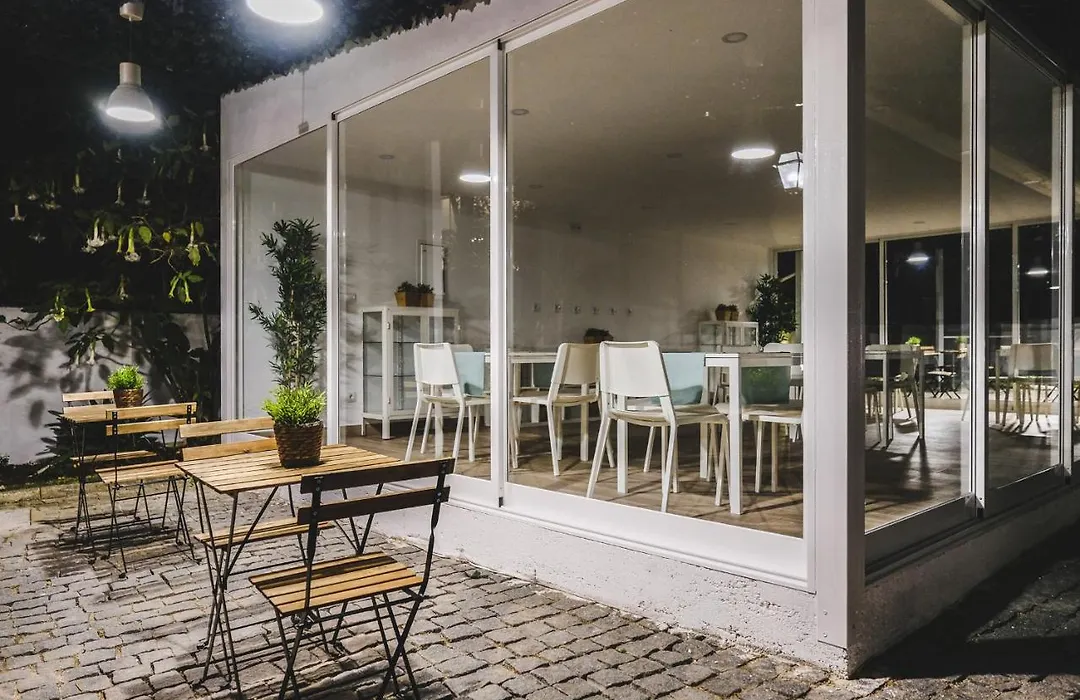 4U Lisbon Airport Suites-1