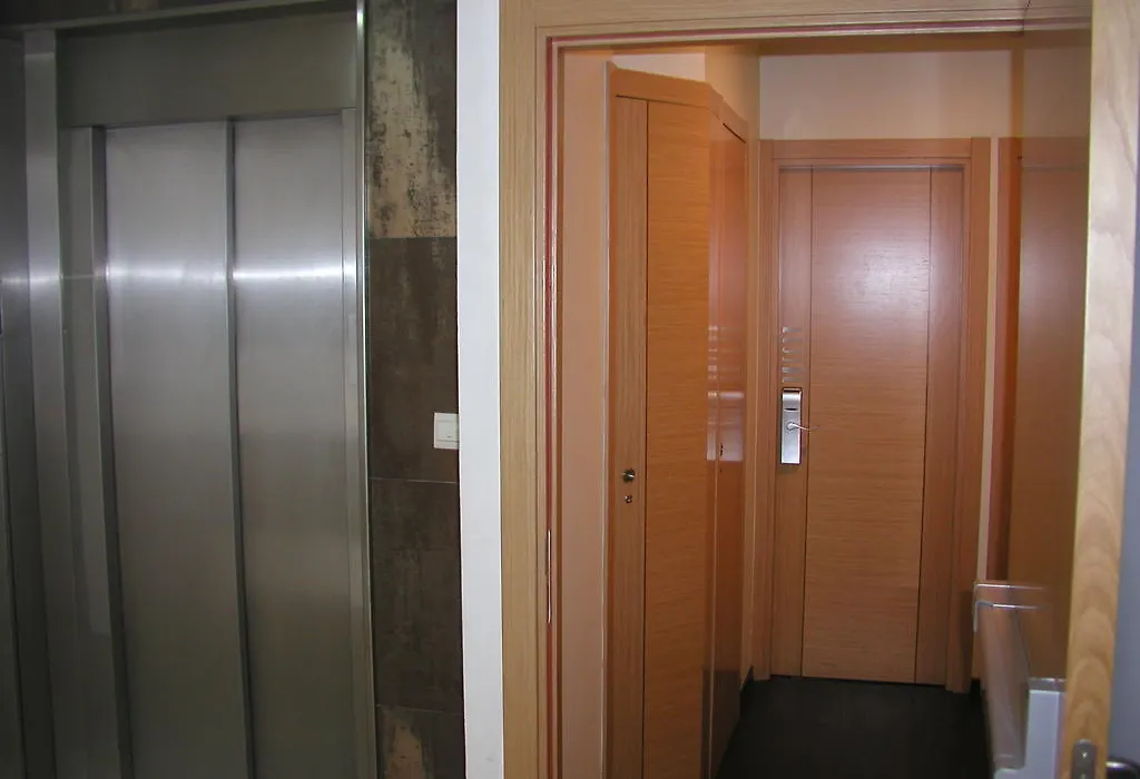 Hotel Moon-1