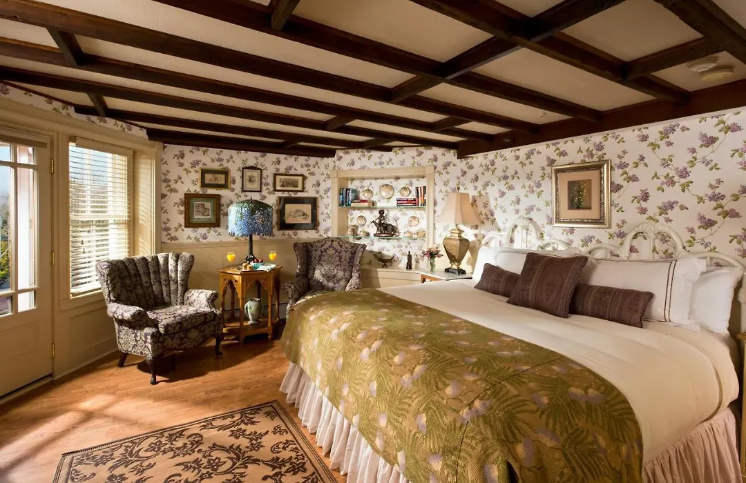 Lands End Inn - Adults Only-1