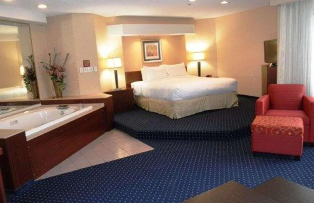 Quality Inn & Suites- Valparaiso-1