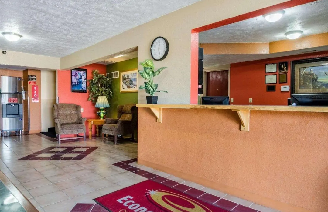 Econo Lodge Ottawa-1