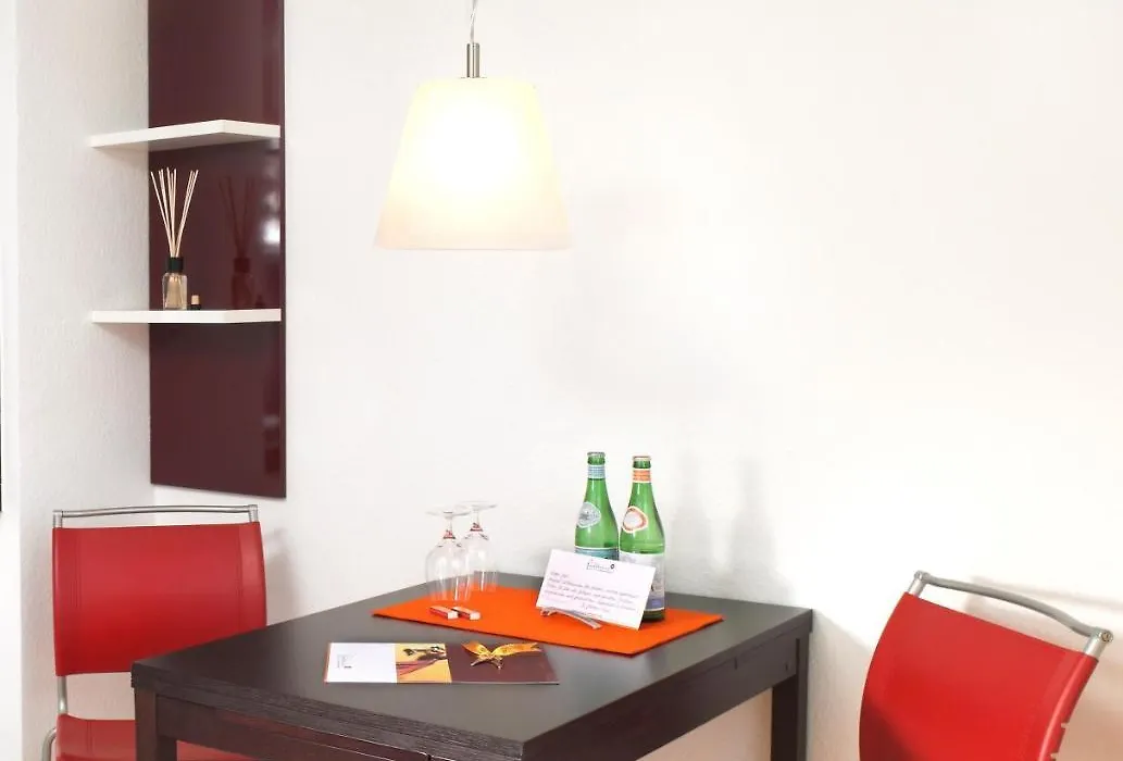 Frederics Muenchen City Schwabing-1