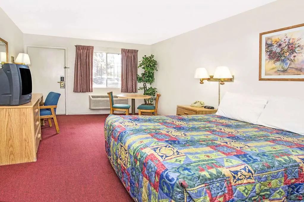 Knights Inn Aurora-1