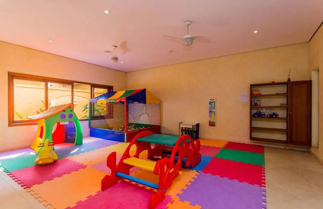 Beach Hotel Cambury-1