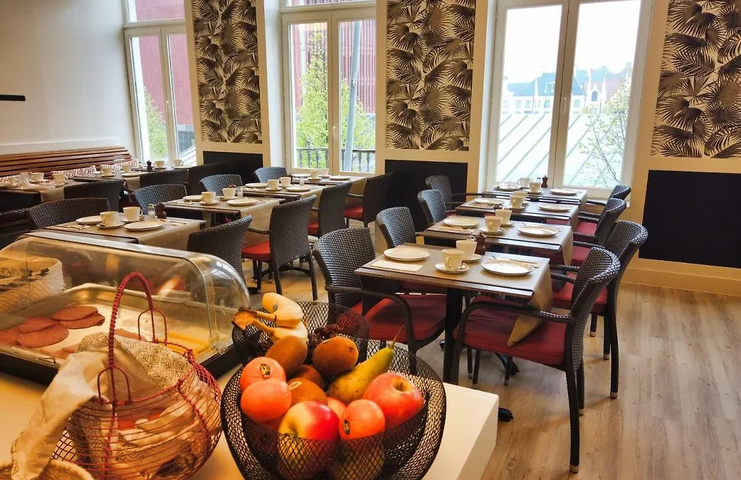 Hotel Bliss-1