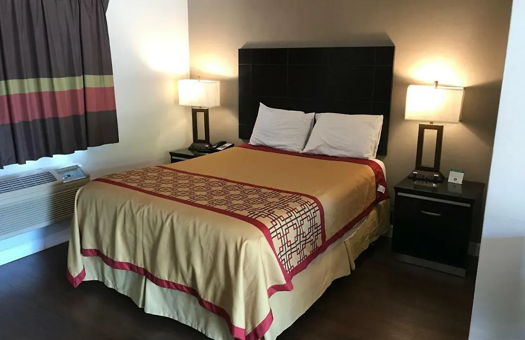 Manhattan Inn & Suites-1