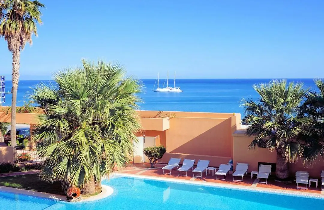 Hotel Punta Nord Est-1