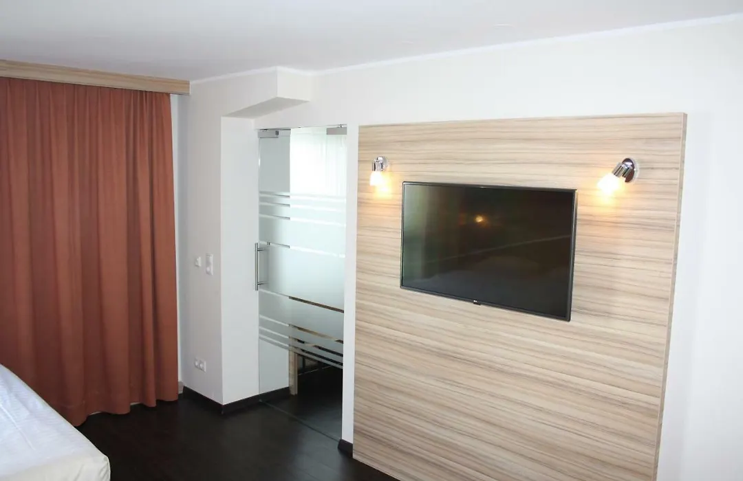 Star Inn Hotel Regensburg Zentrum, By Comfort-1