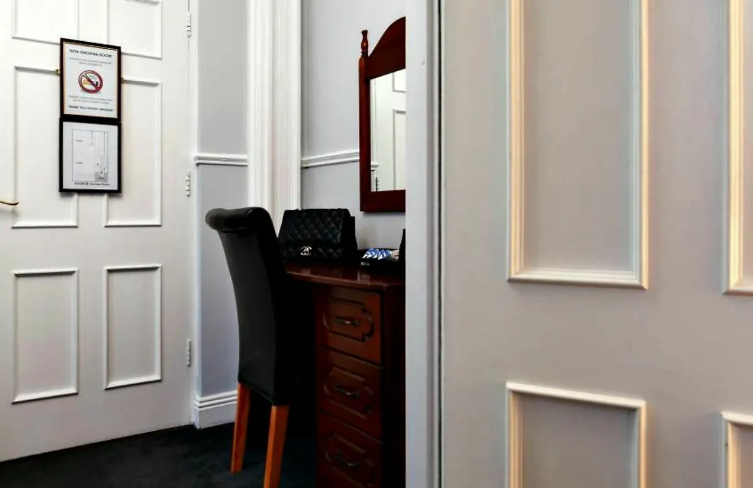 Amberley House By Thekeycollections-1