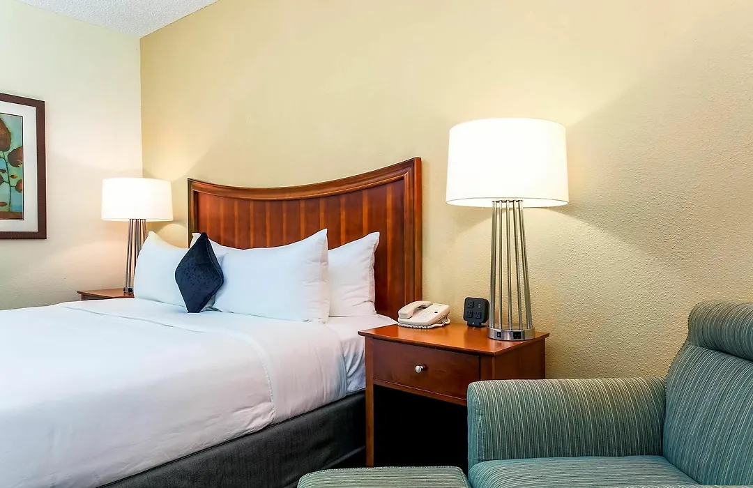 Red Lion Inn & Suites Hattiesburg-1