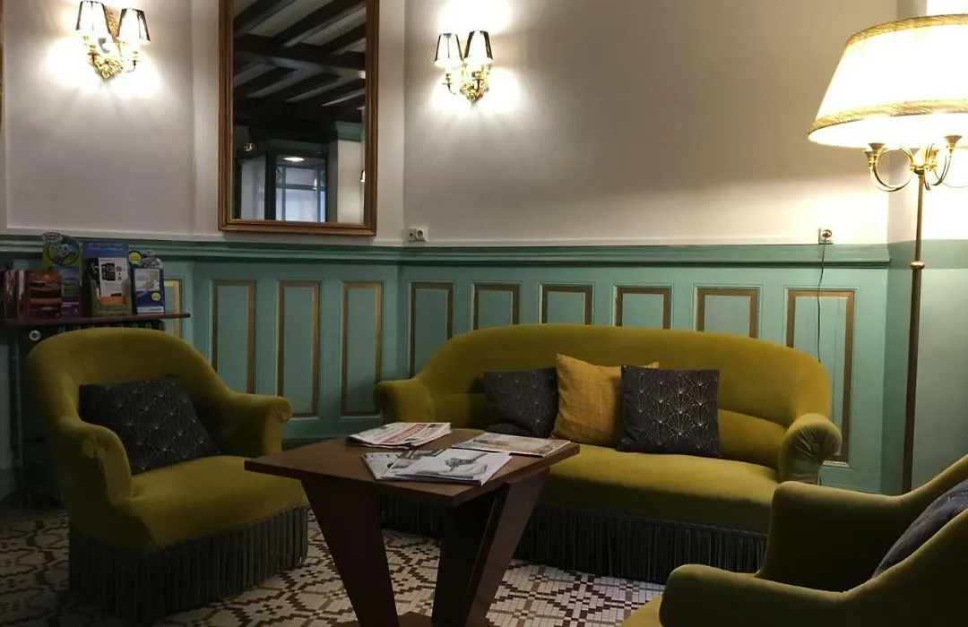 The Old Hotel Ravel Centre-1