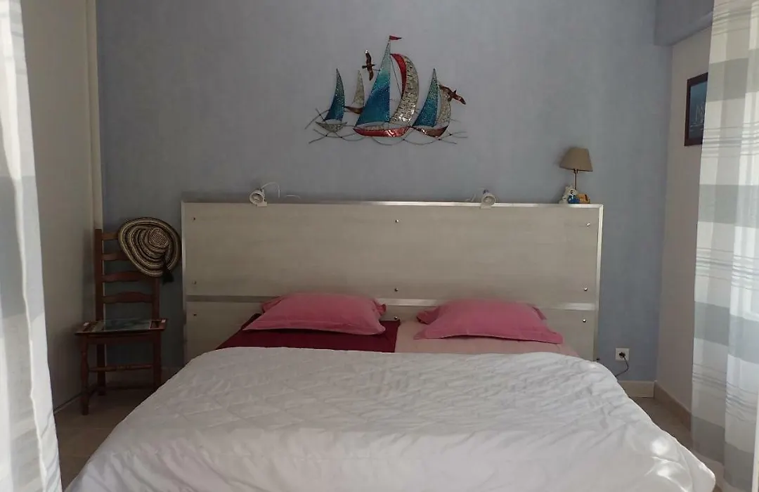 Chambre Dans La Pinede-1