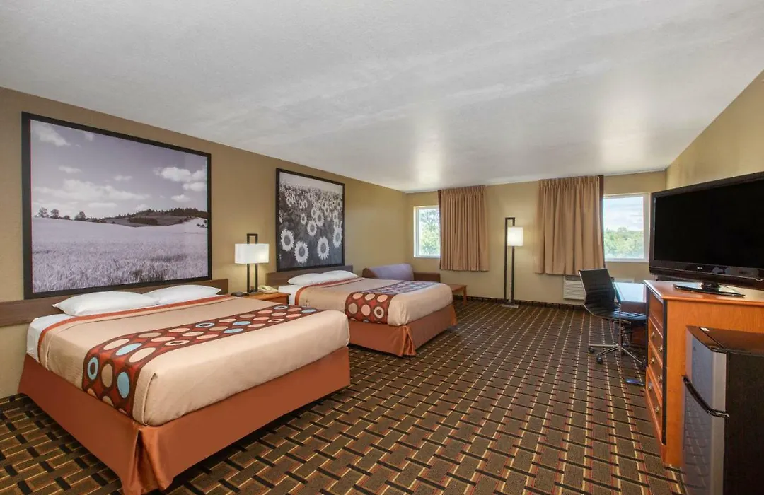 Super 8 By Wyndham Ottawa-1