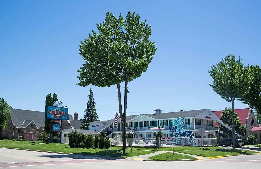 Colonial Motel-1