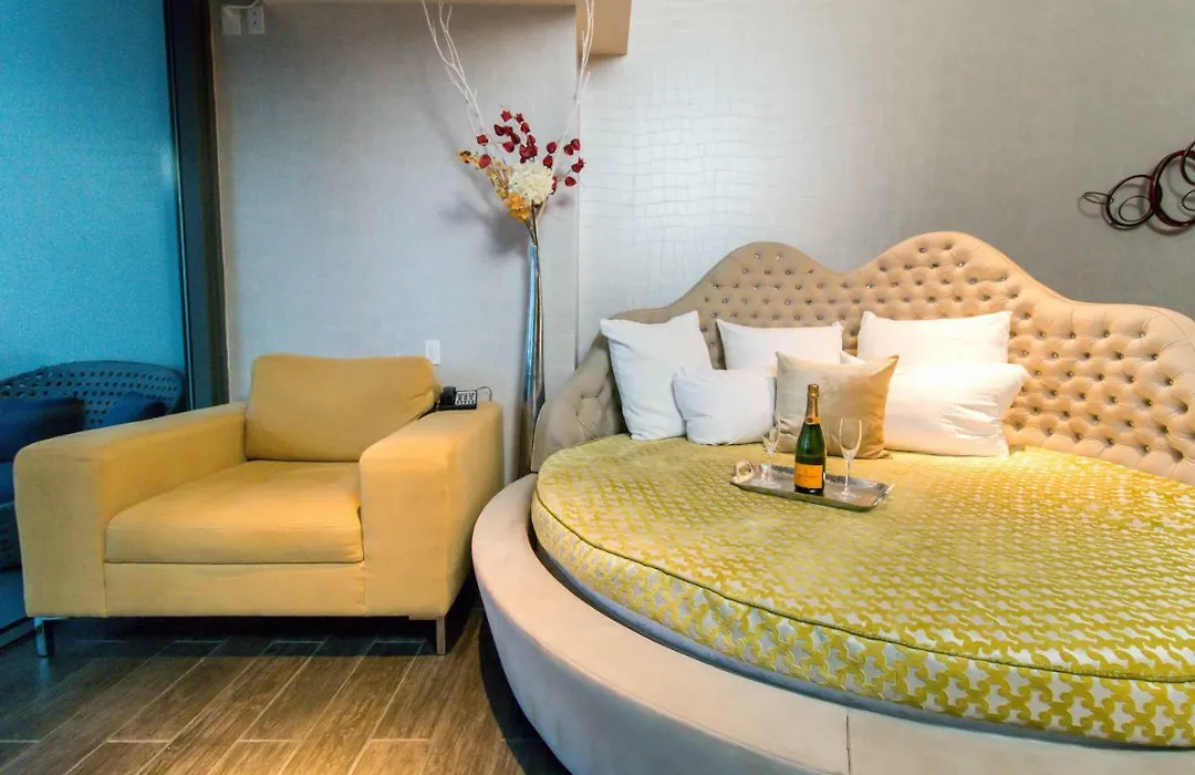 Romance Phenthouse At Palms Place-1