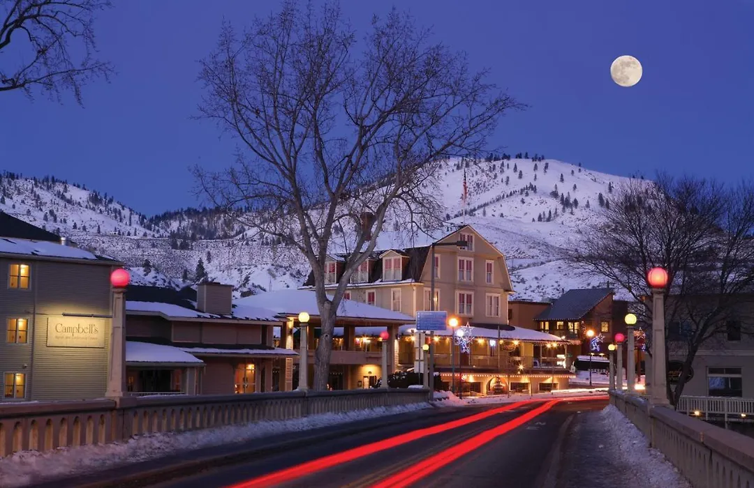 Campbell'S Resort On Lake Chelan-1