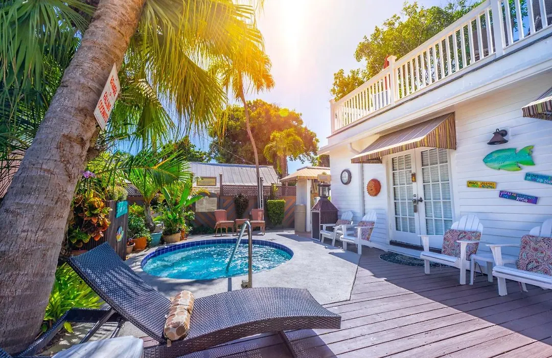 Seascape Tropical Inn (Adults Only)-1